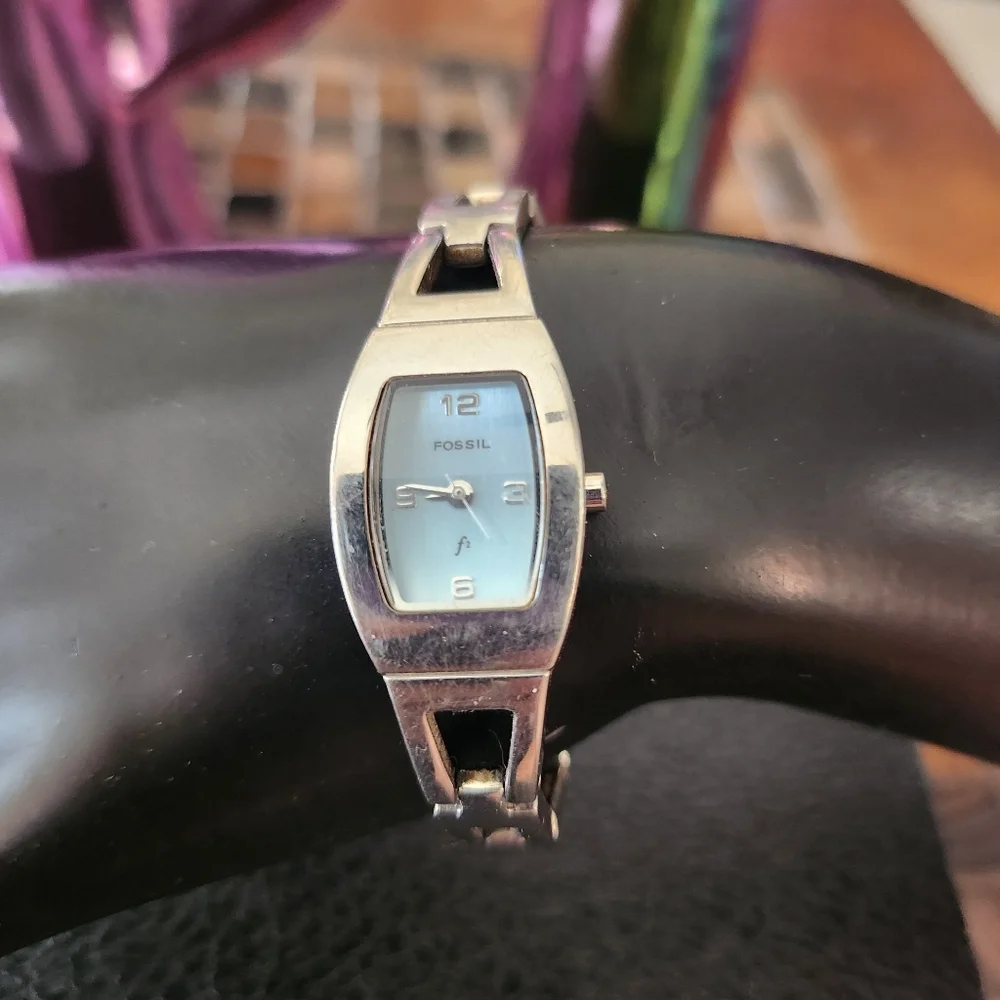 Fossil watch needs